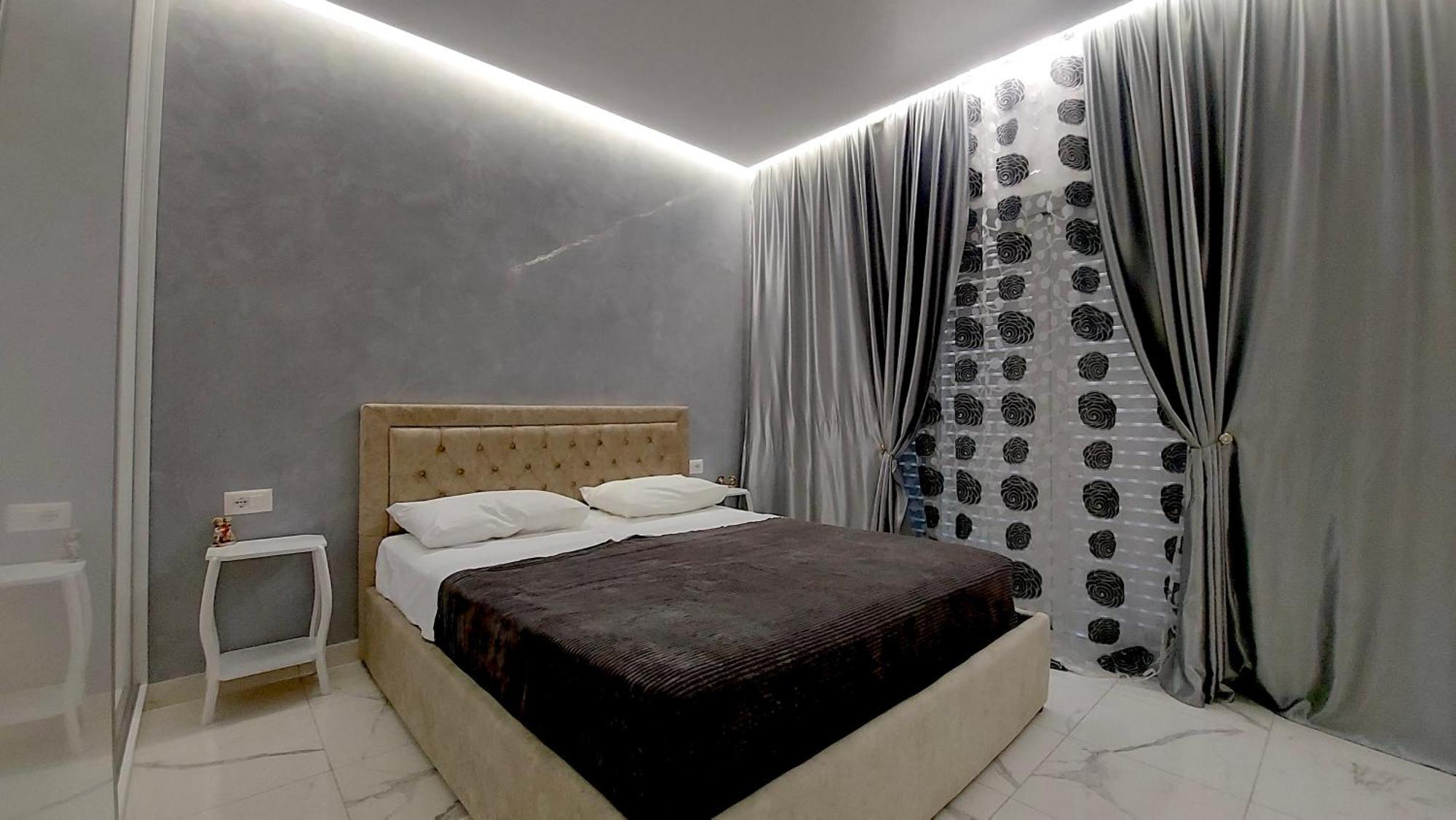 Beni 'S Apartments Sarandë Esterno foto