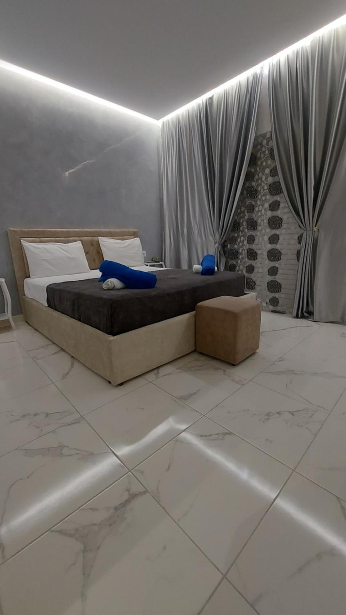 Beni 'S Apartments Sarandë Esterno foto