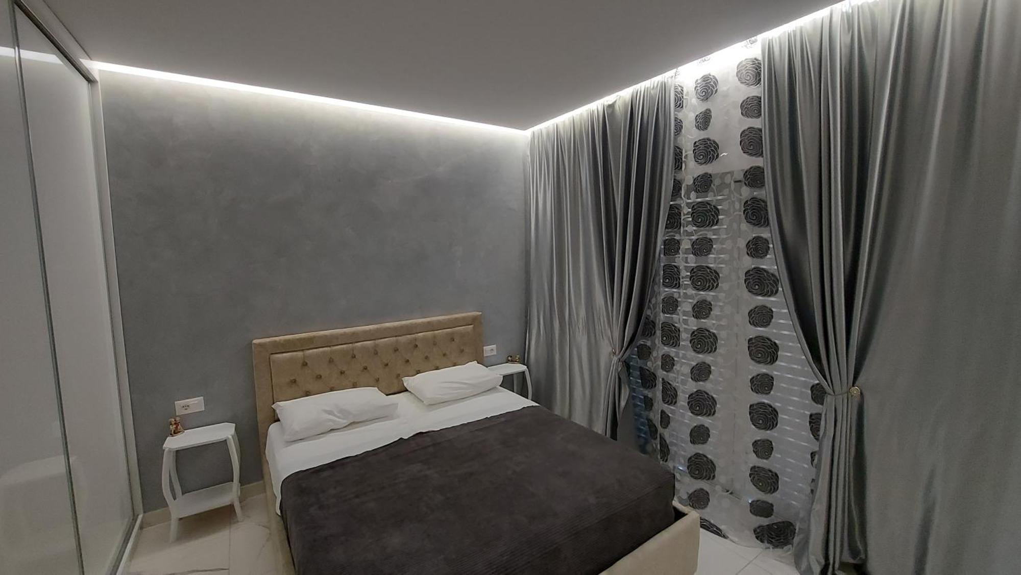 Beni 'S Apartments Sarandë Esterno foto